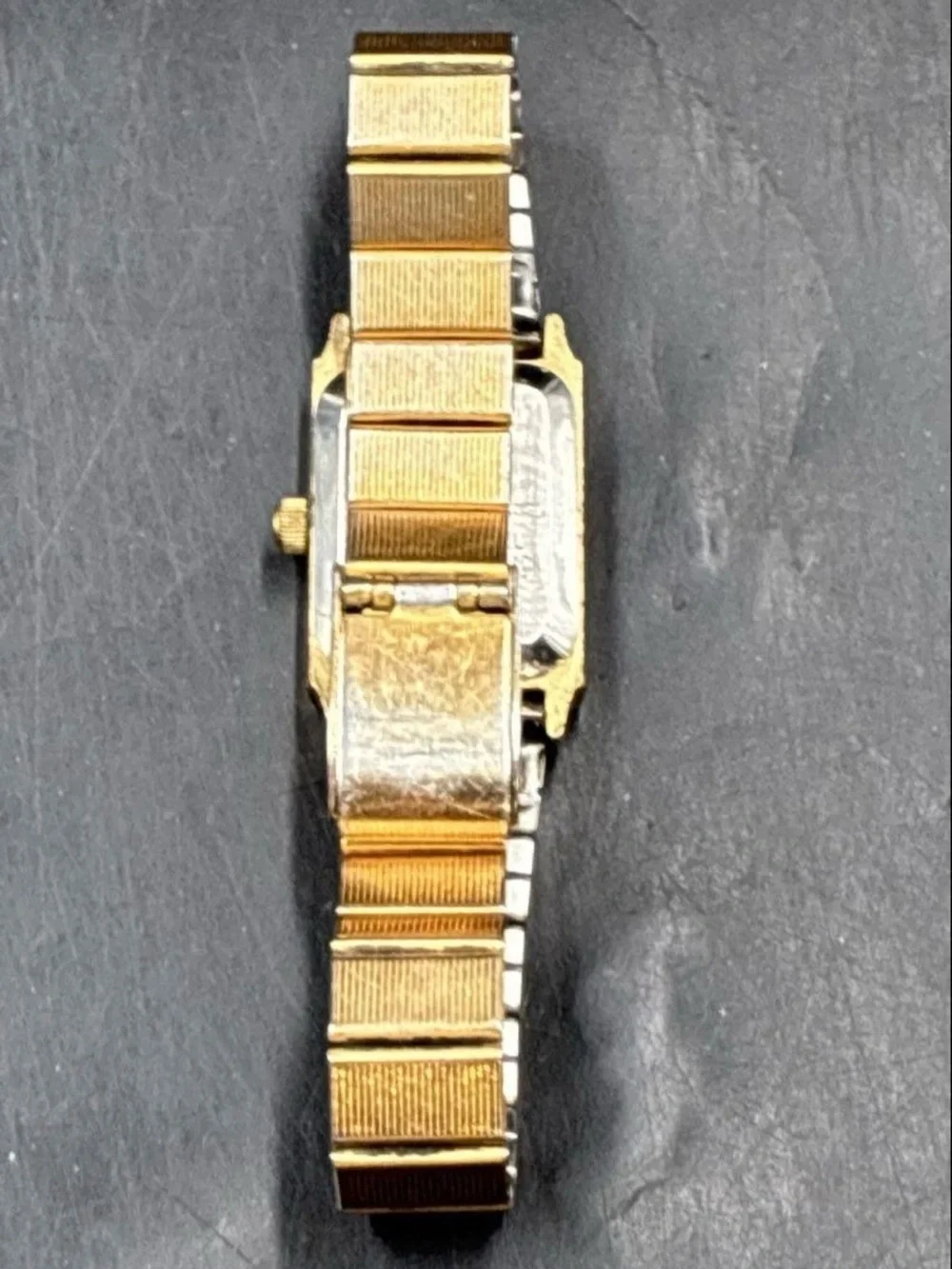 Oscar de la Renta Authenticated Vintage Gold Tone Rectangular Bracelet Watch
